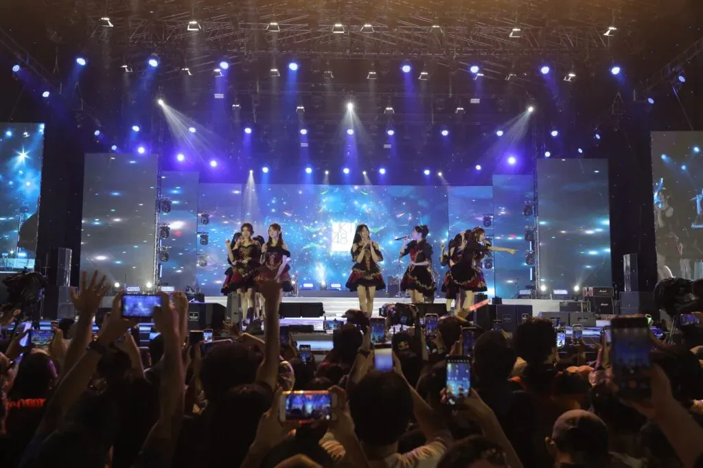 Momen Padat JKT48: Antara Euforia 14 Tahun Teater 'TEAM ON!' dan Haru Kelulusan