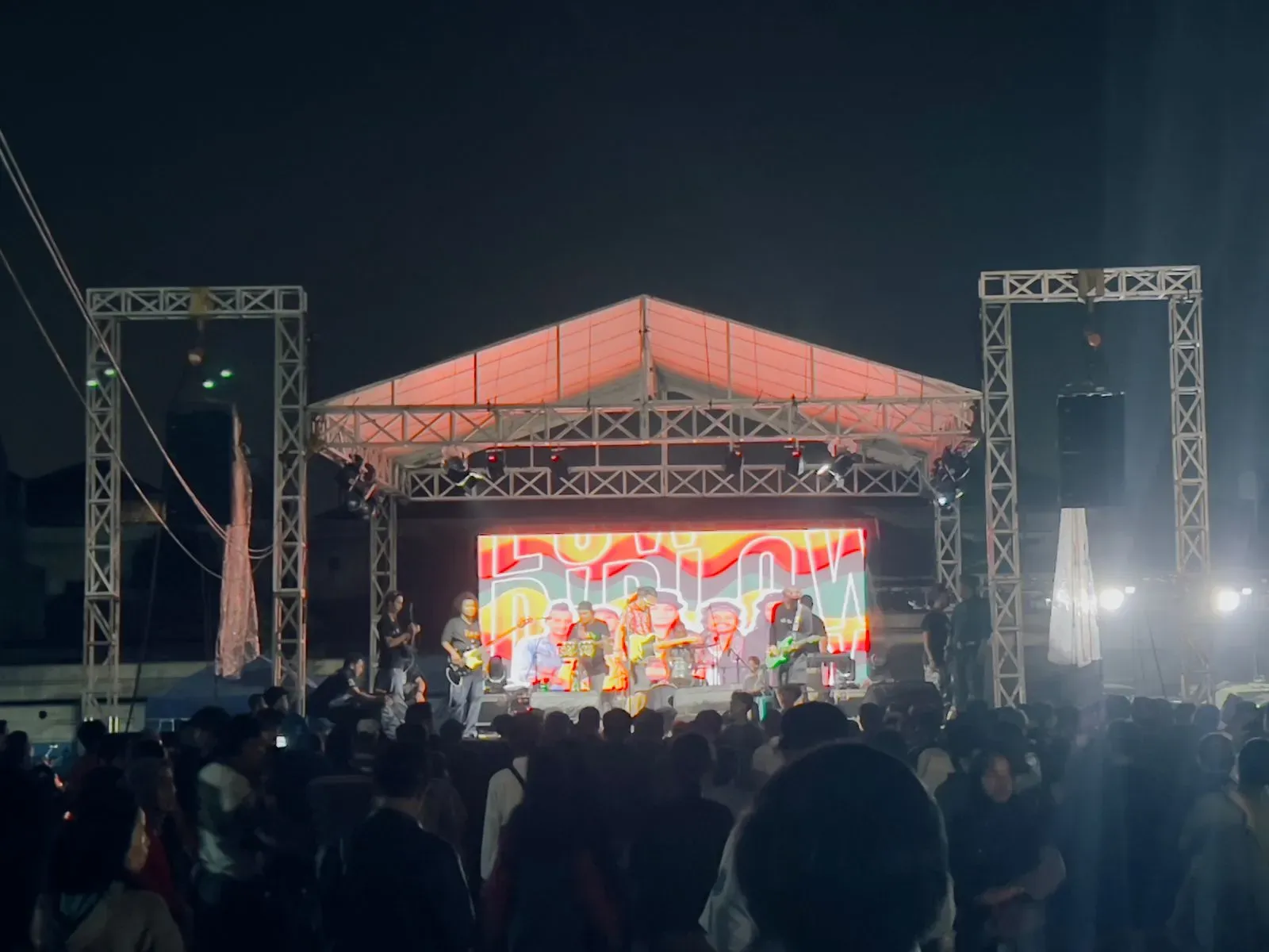 Nostalgia Merajai Panggung Lokal: Dari Comeback Syahrini hingga 4 Dekade Kahitna